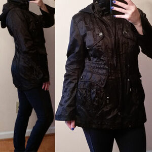 Laundry wrinkle hooded windbreaker runs S black pockets hood